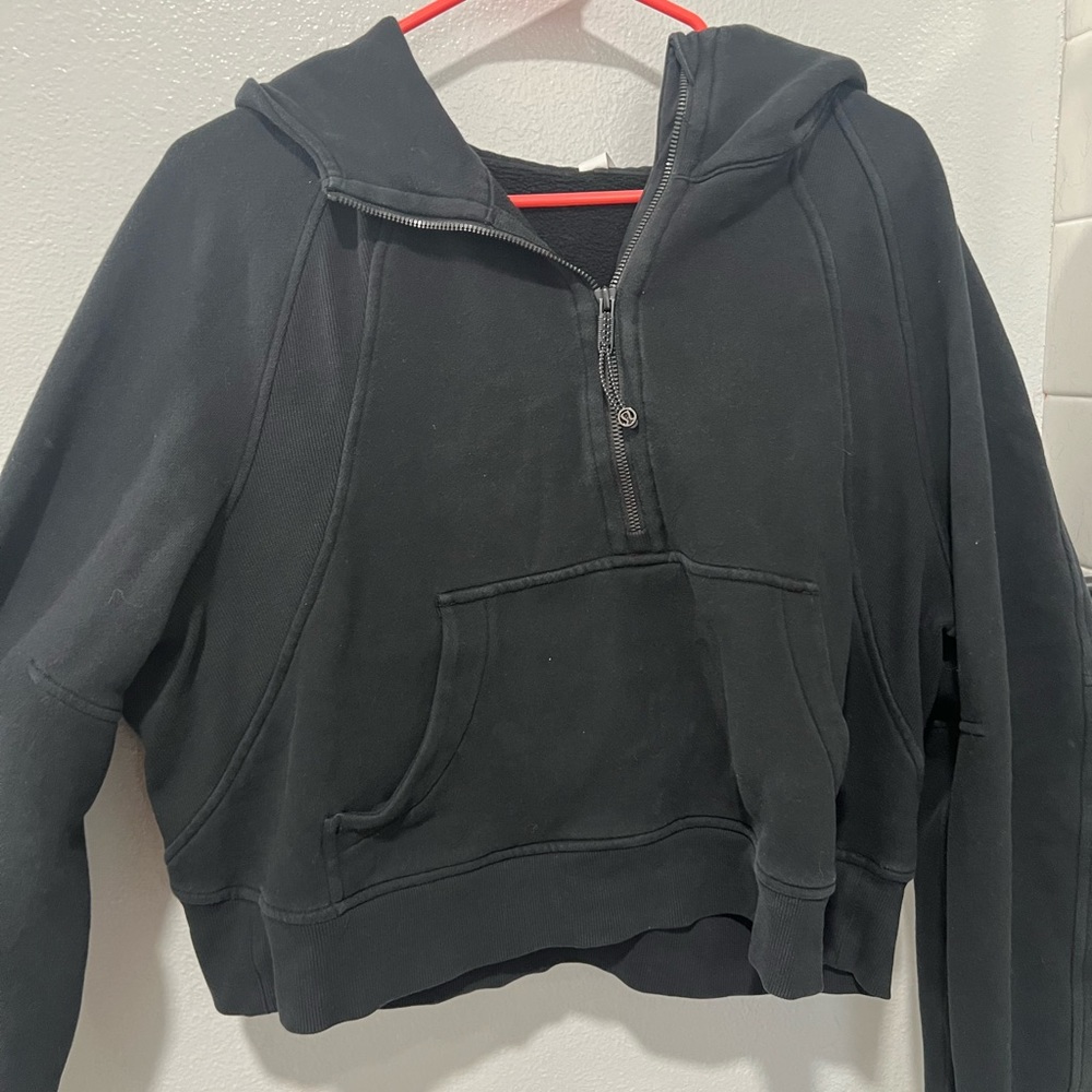 M/L lululemon scuba sweatshirt color black